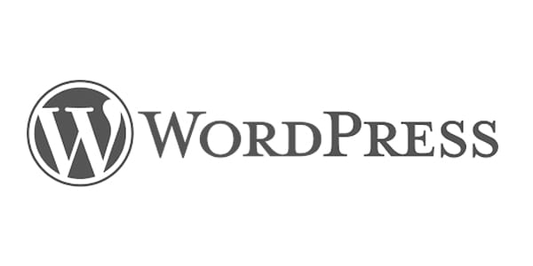 WordPress-Logo mit einem stilisierten "W" in einem Kreis und "WordPress" in Graustufentext.