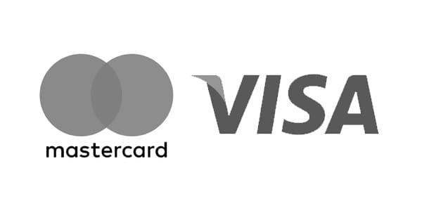 Schwarze und weiße Mastercard- und Visa-Logos nebeneinander auf weißem Hintergrund.